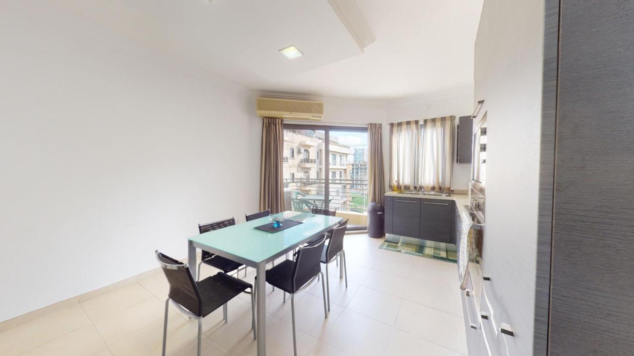 4Th Floor Apartment In Tigne Sliema Exterior photo