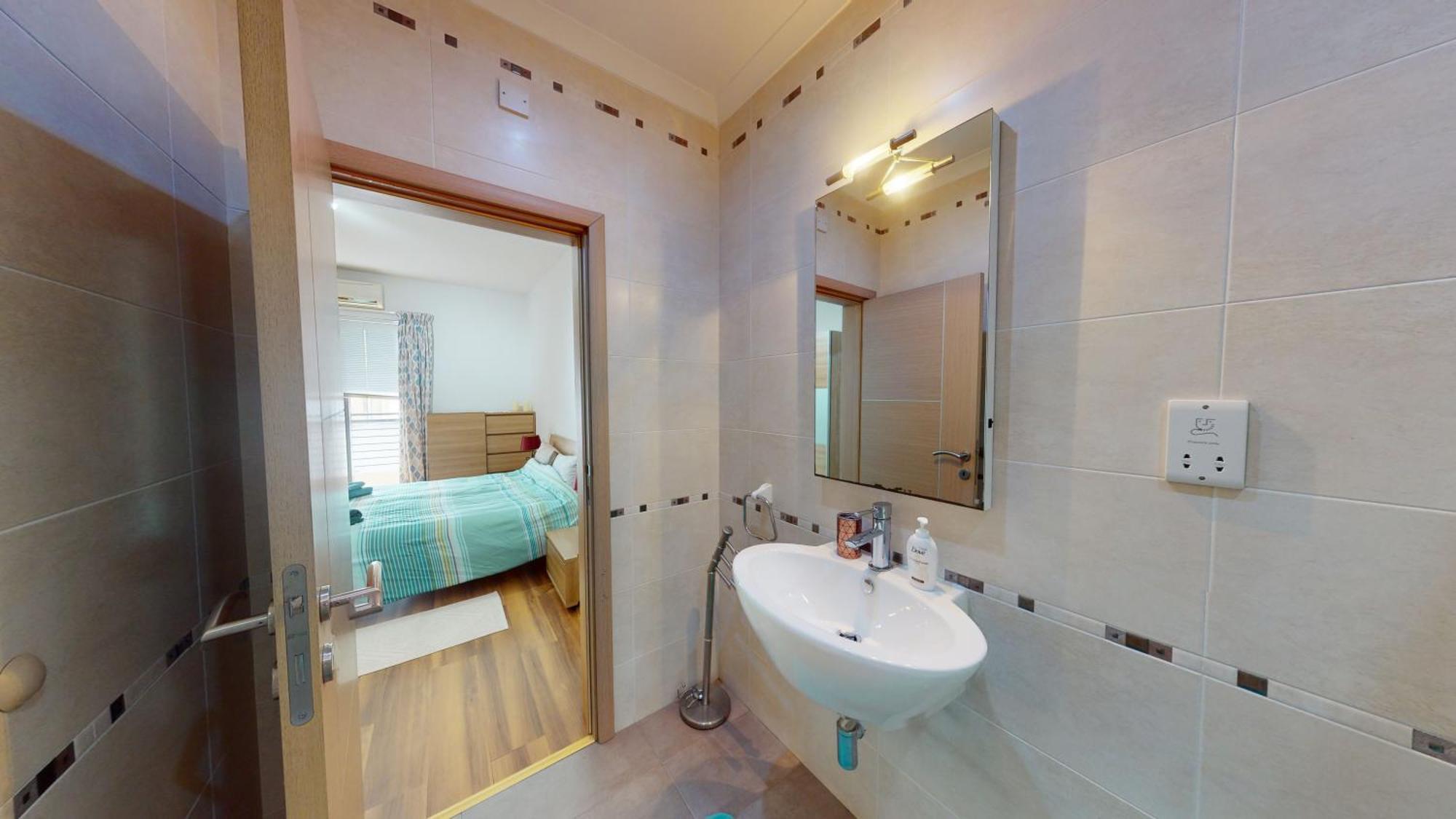 4Th Floor Apartment In Tigne Sliema Exterior photo